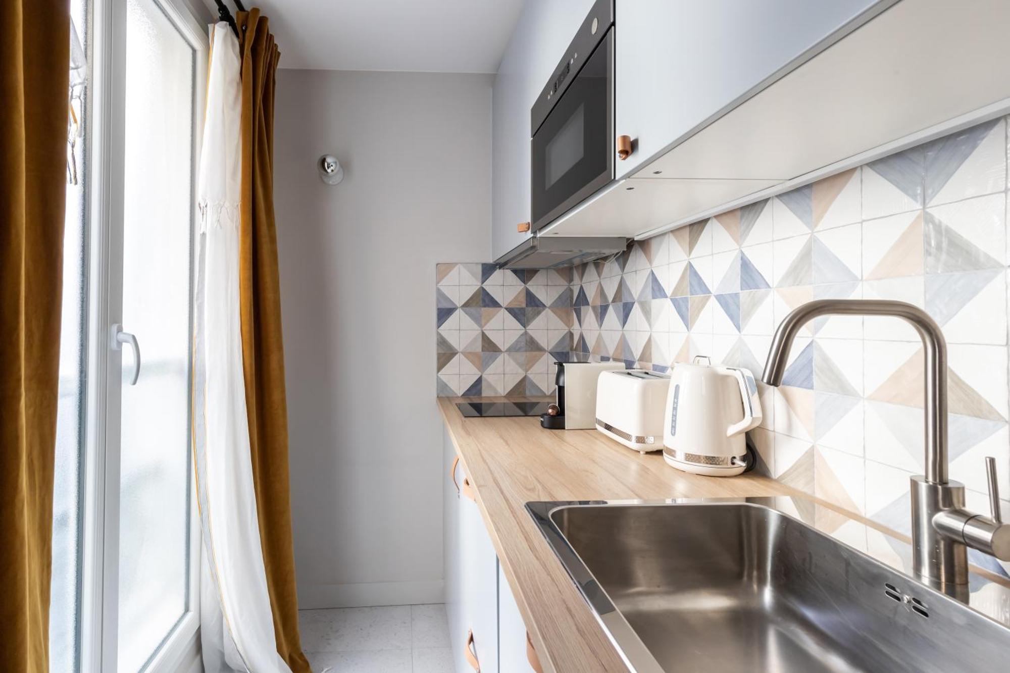 Relax In A Contemporary Designer