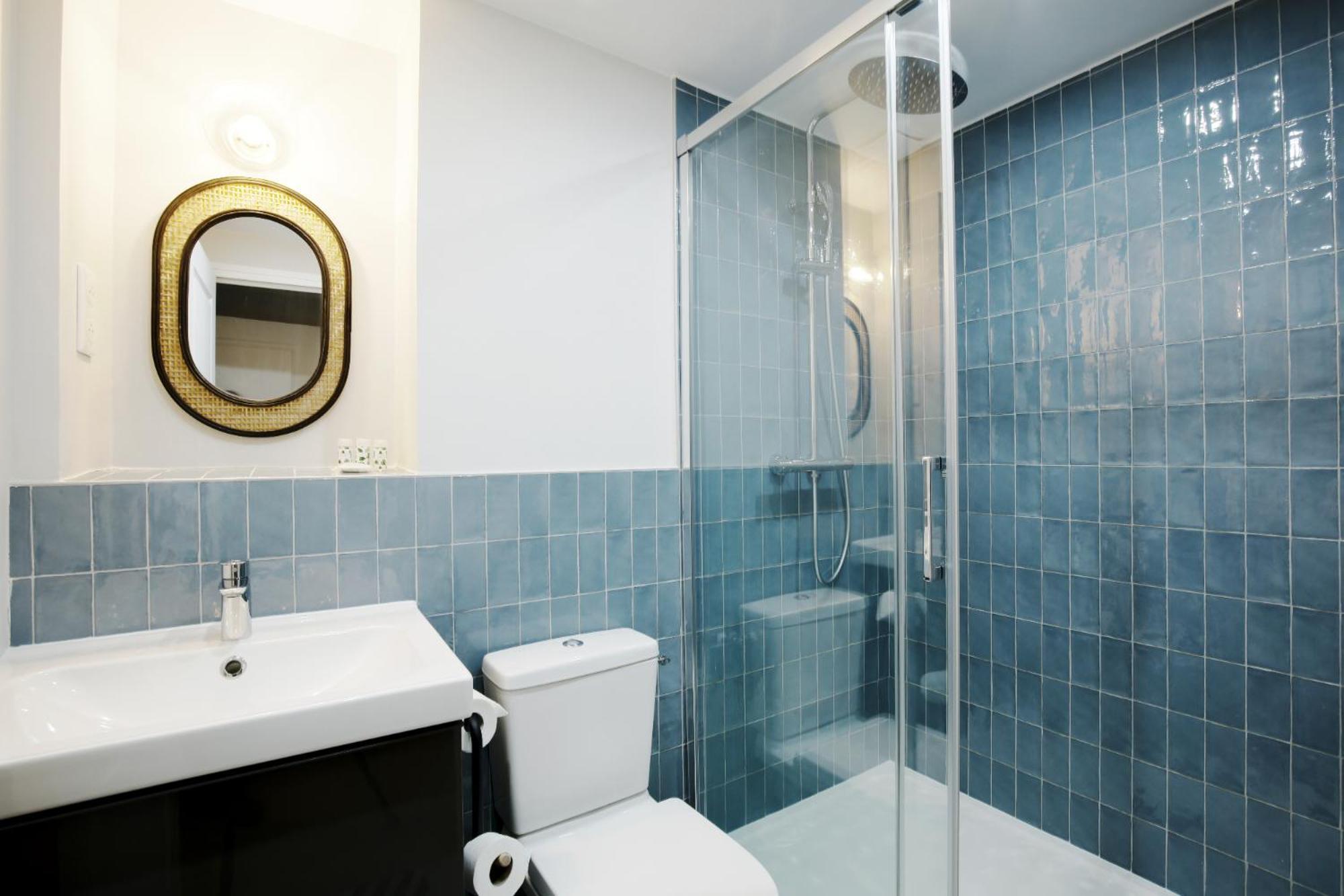 Relax In A Contemporary Designer Apartment Paris