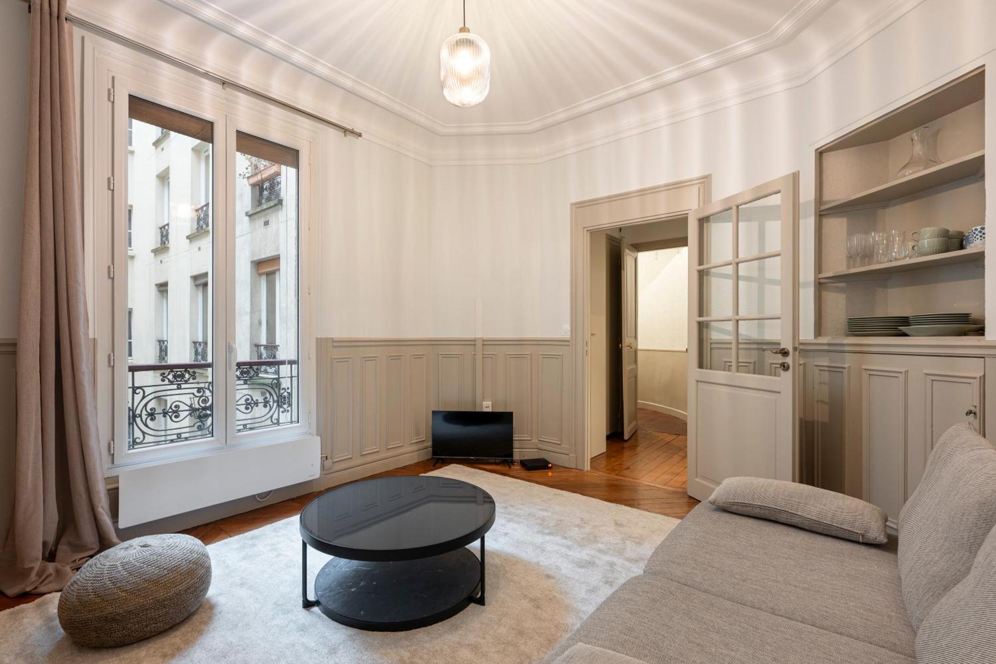 2 Bdr Saint Lazare Galeries Lafayette 8 *