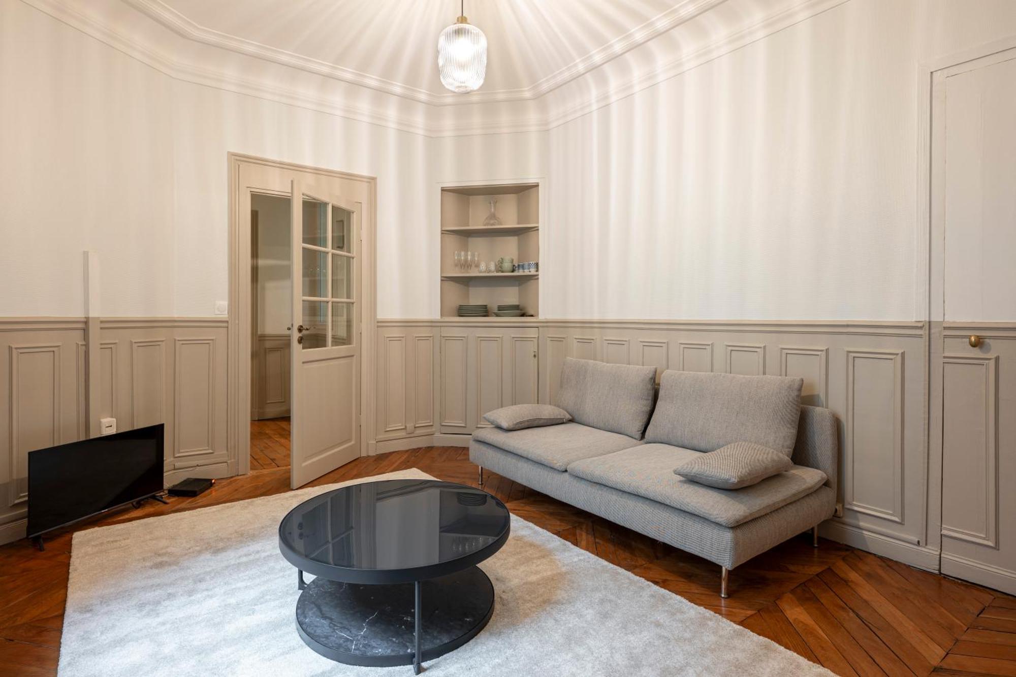 2 Bdr Saint Lazare Galeries Lafayette 8 Apartment Paris