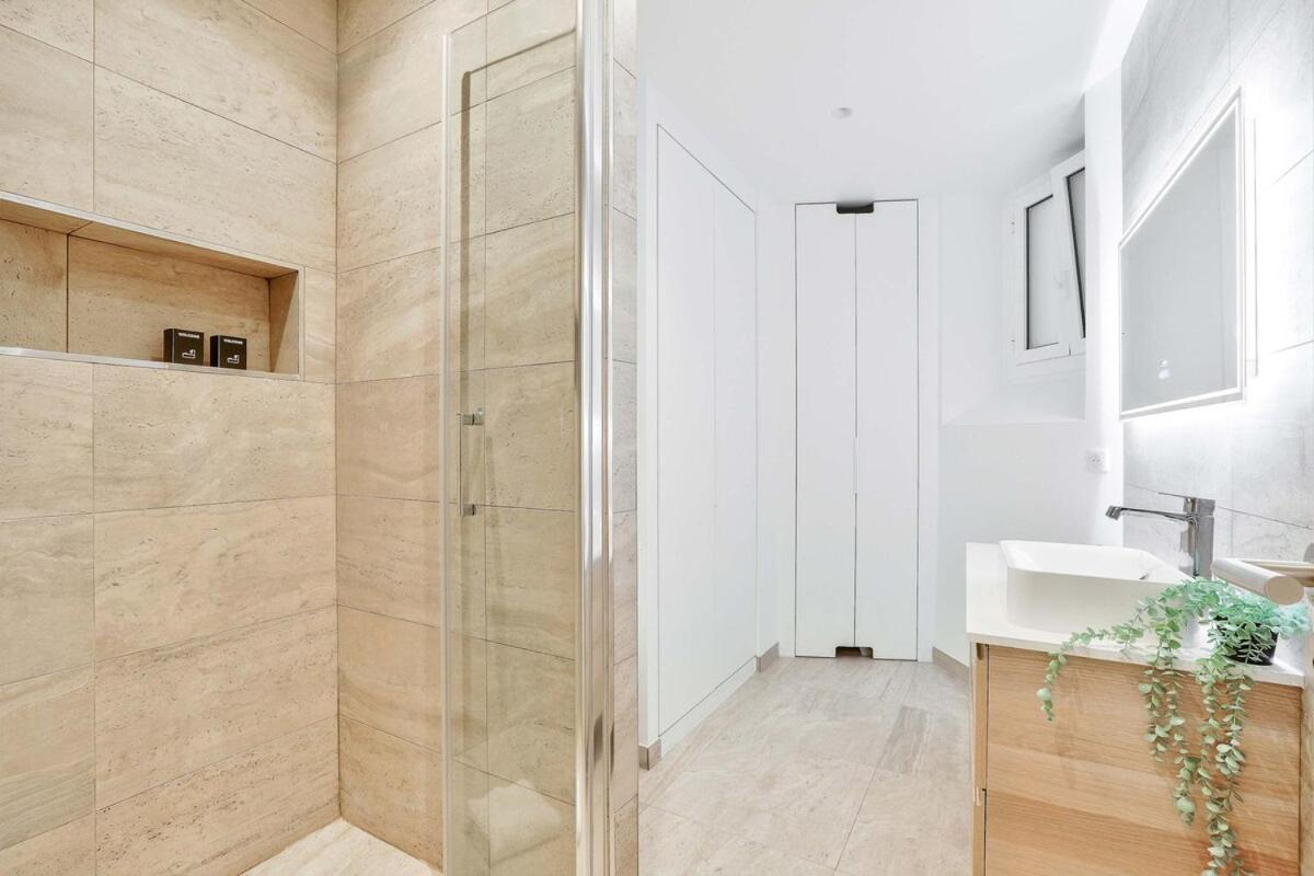 Stylish And New 2br Flat In The Heart Of