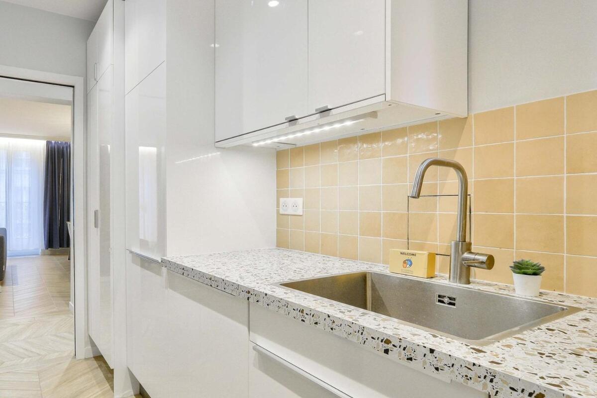 Stylish And New 2br Flat In The Heart Of Apartment