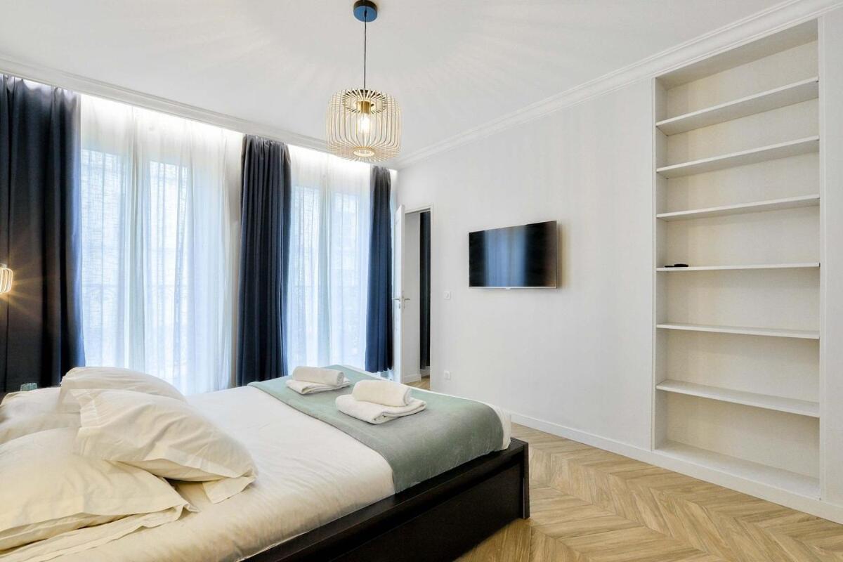 Stylish And New 2br Flat In The Heart Of Apartment *