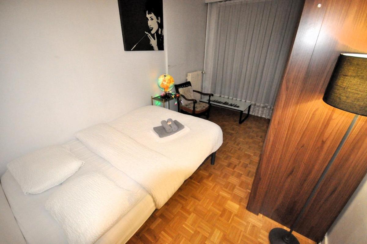 Apartment Spacious, Bright With Private Parking *