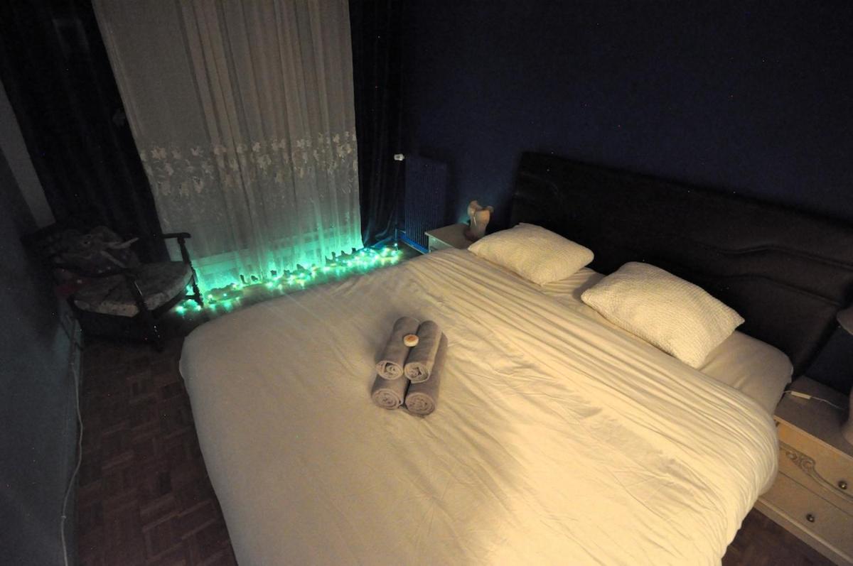 Spacious, Bright With Private Parking Apartment