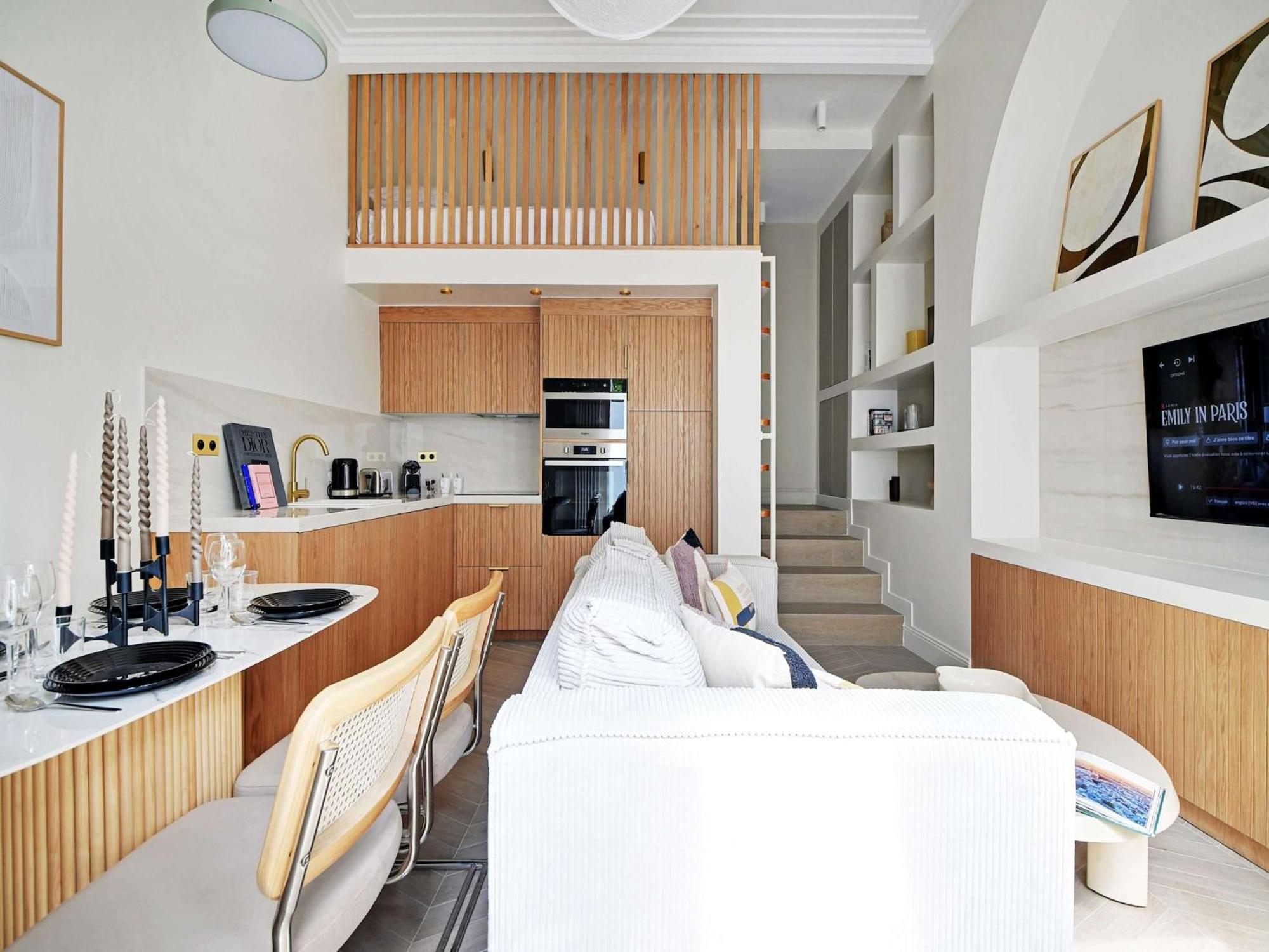 Sublim Center Of Montmartre