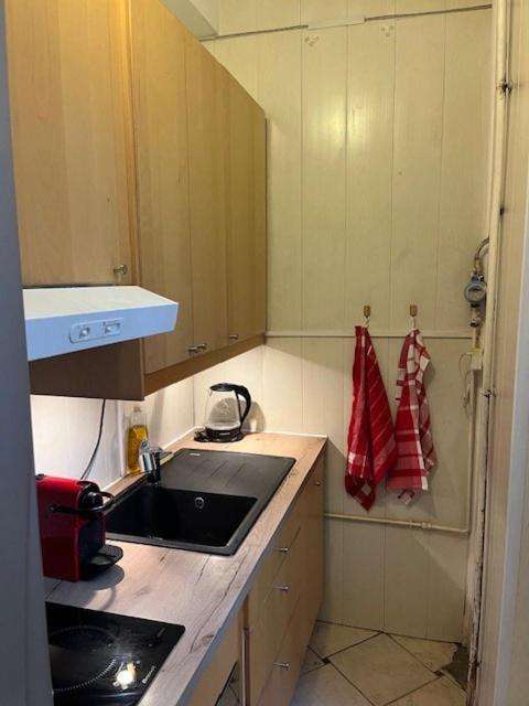 A 20 Eme Apartment *