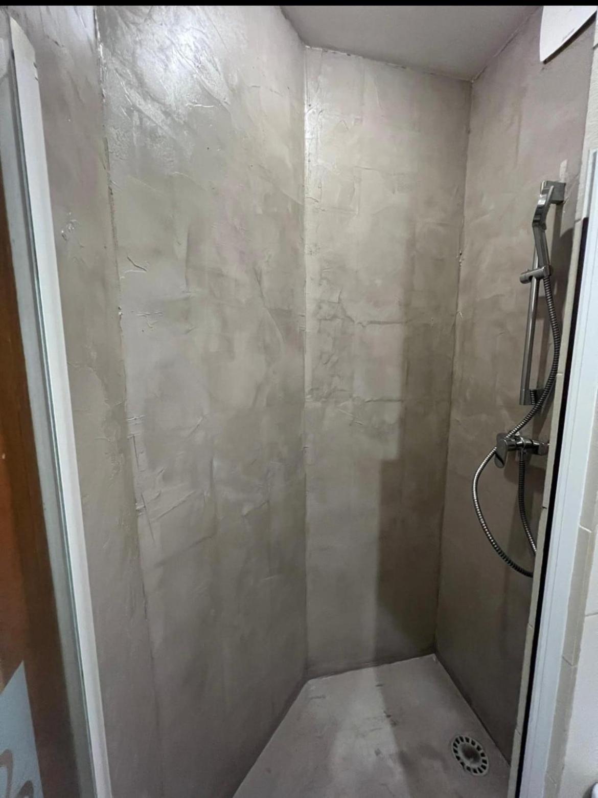 A 20 Eme Apartment Paris