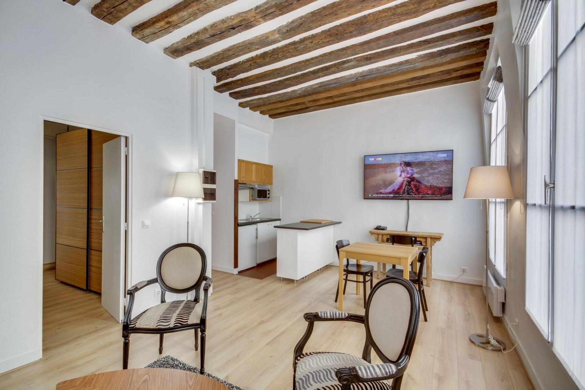For Work In Center Apartment