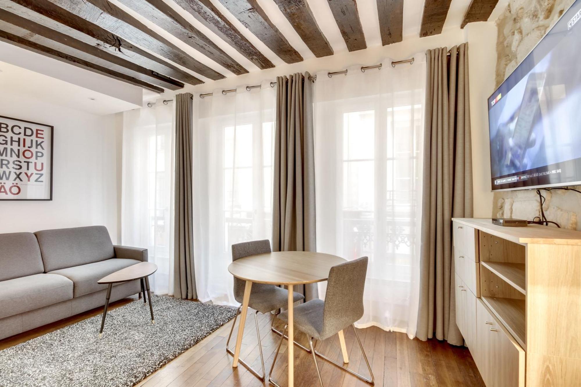 For Work In Center Apartment Paris