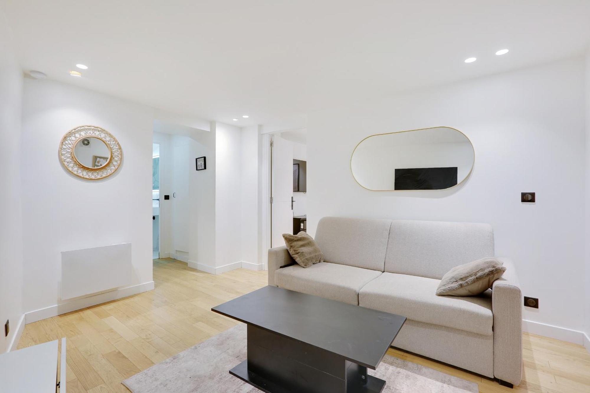 Beautiful 2 Bdr Duplex In Apartment Paris