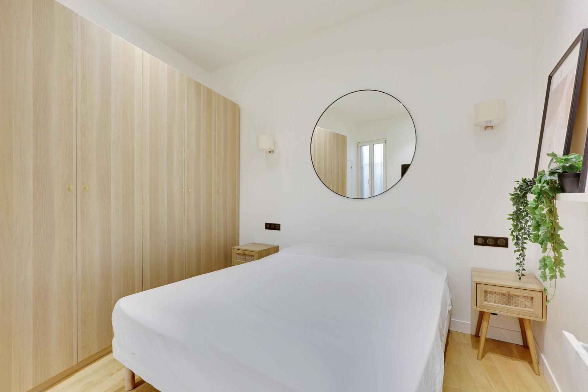 Beautiful 2 Bdr Duplex In Apartment *