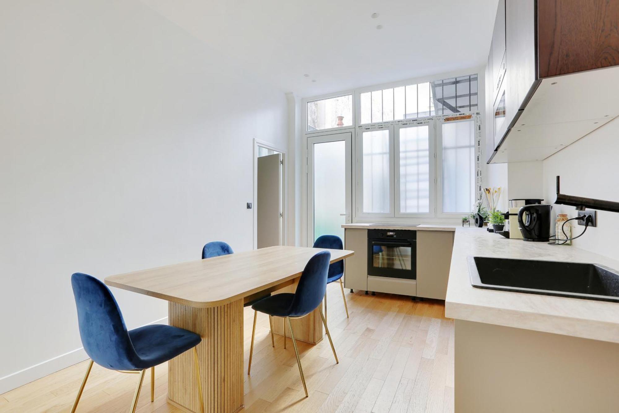 Beautiful 2 Bdr Duplex In * Paris