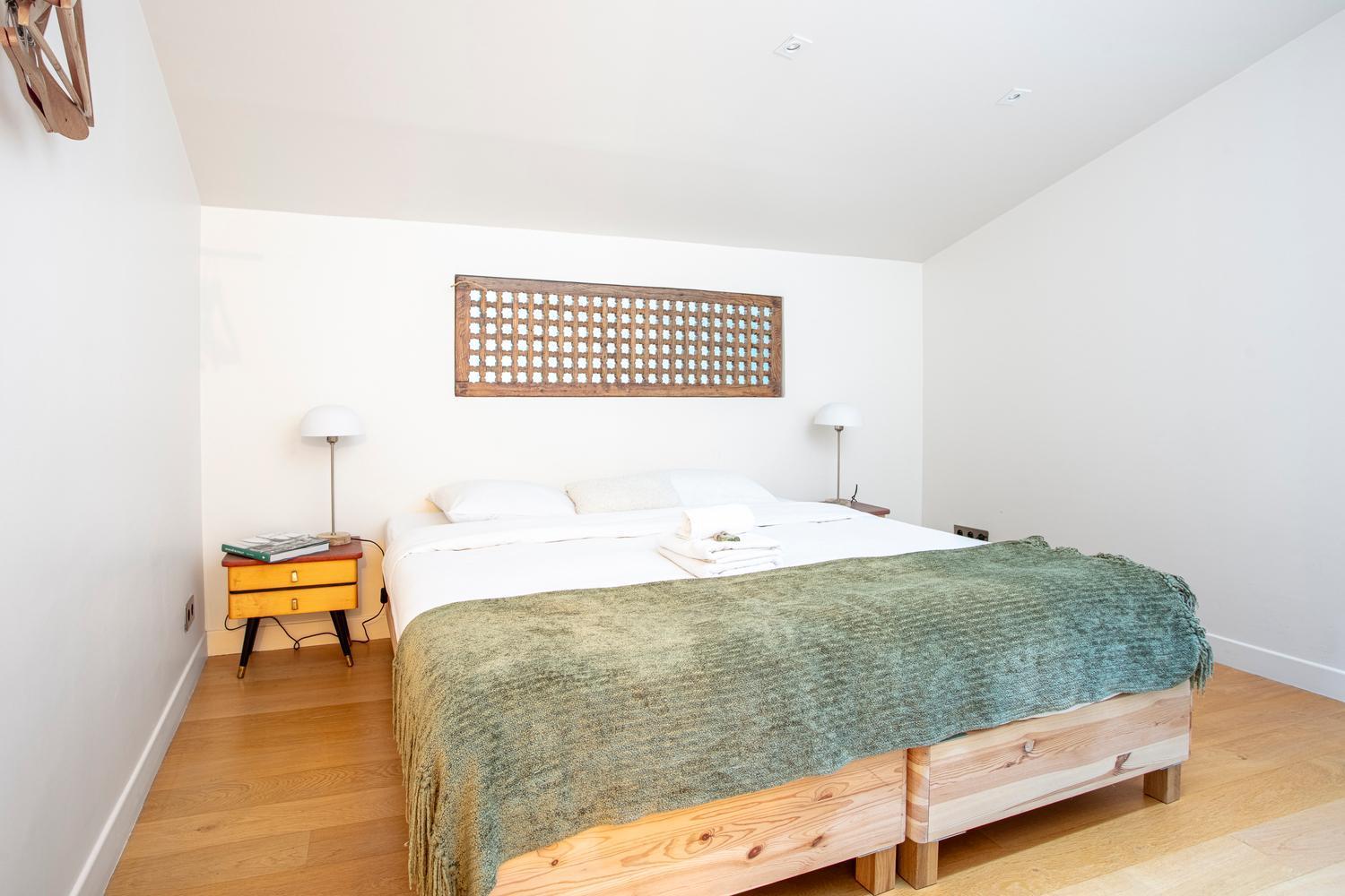 Apartment Parisian Loft With Plenty Of Light And Solarium In Bastille Area Paris