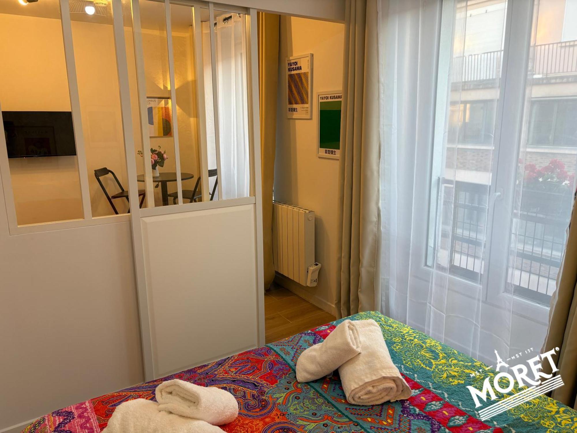 Moret Art Flats Trendy East *