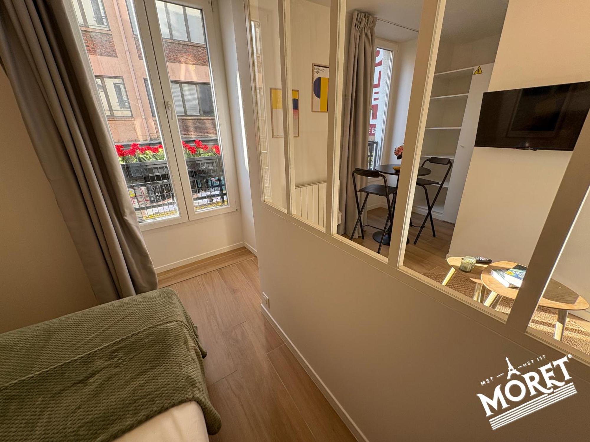 Moret Art Flats Trendy East *