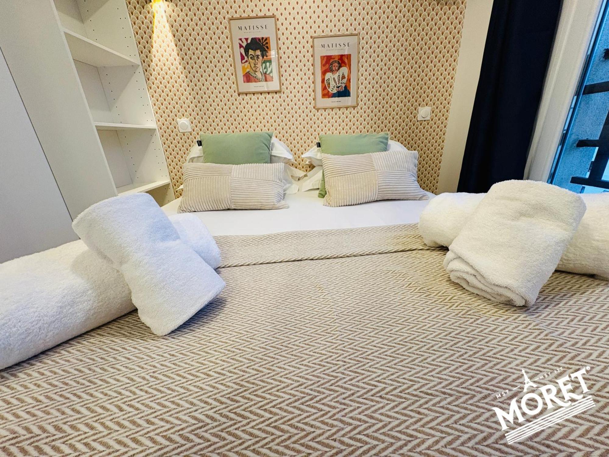 Moret Art Flats Trendy East *