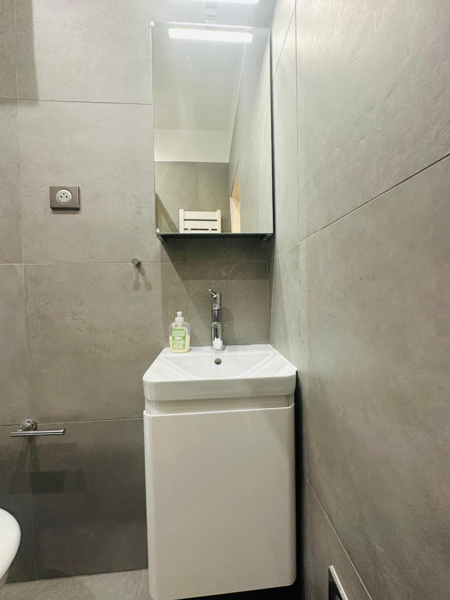 Apartment Tour Eiffel Quai De Seine Paris