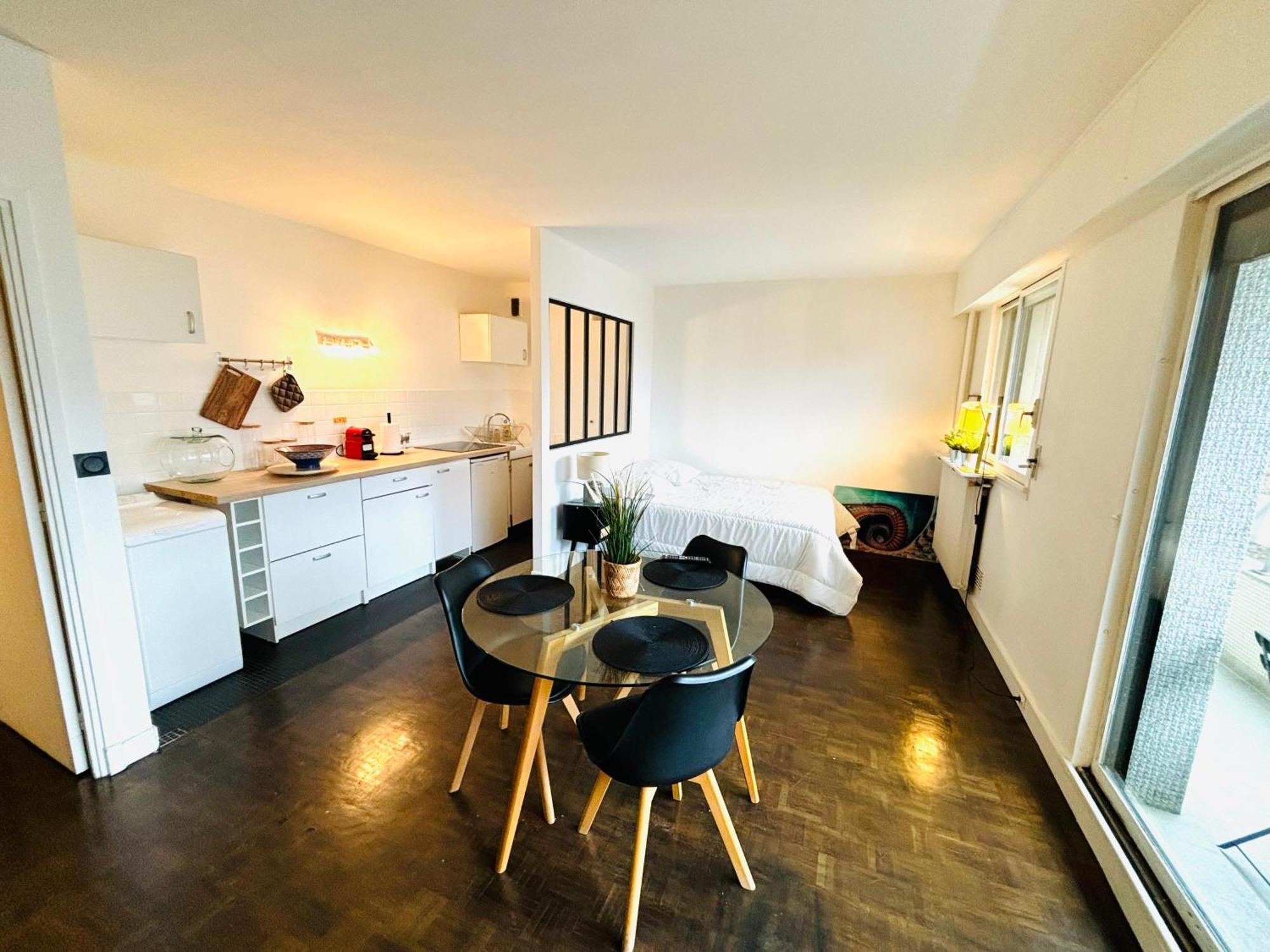 Tour Eiffel Versailles Apartment