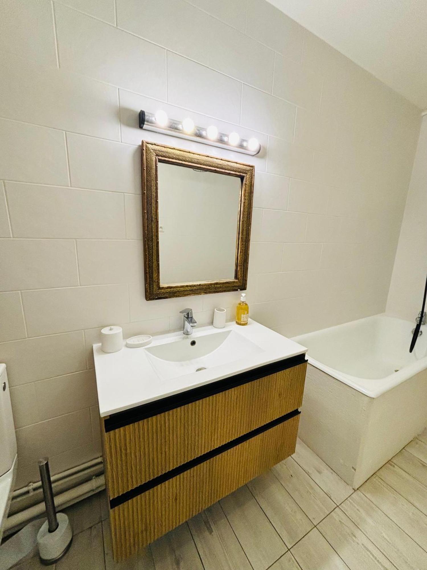 Tour Eiffel Versailles Apartment Paris