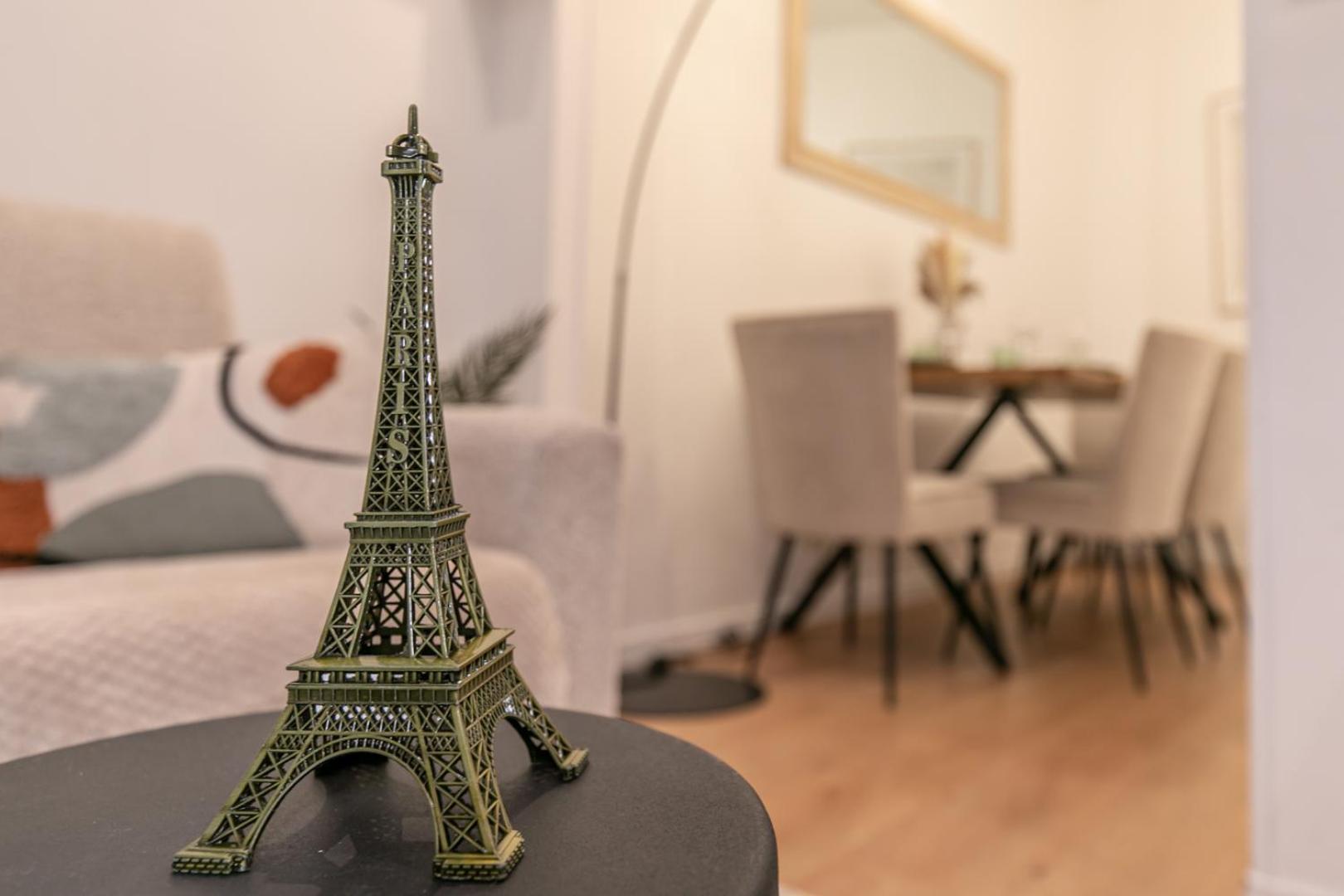 Mba - Courcelles - Splendide Apartment