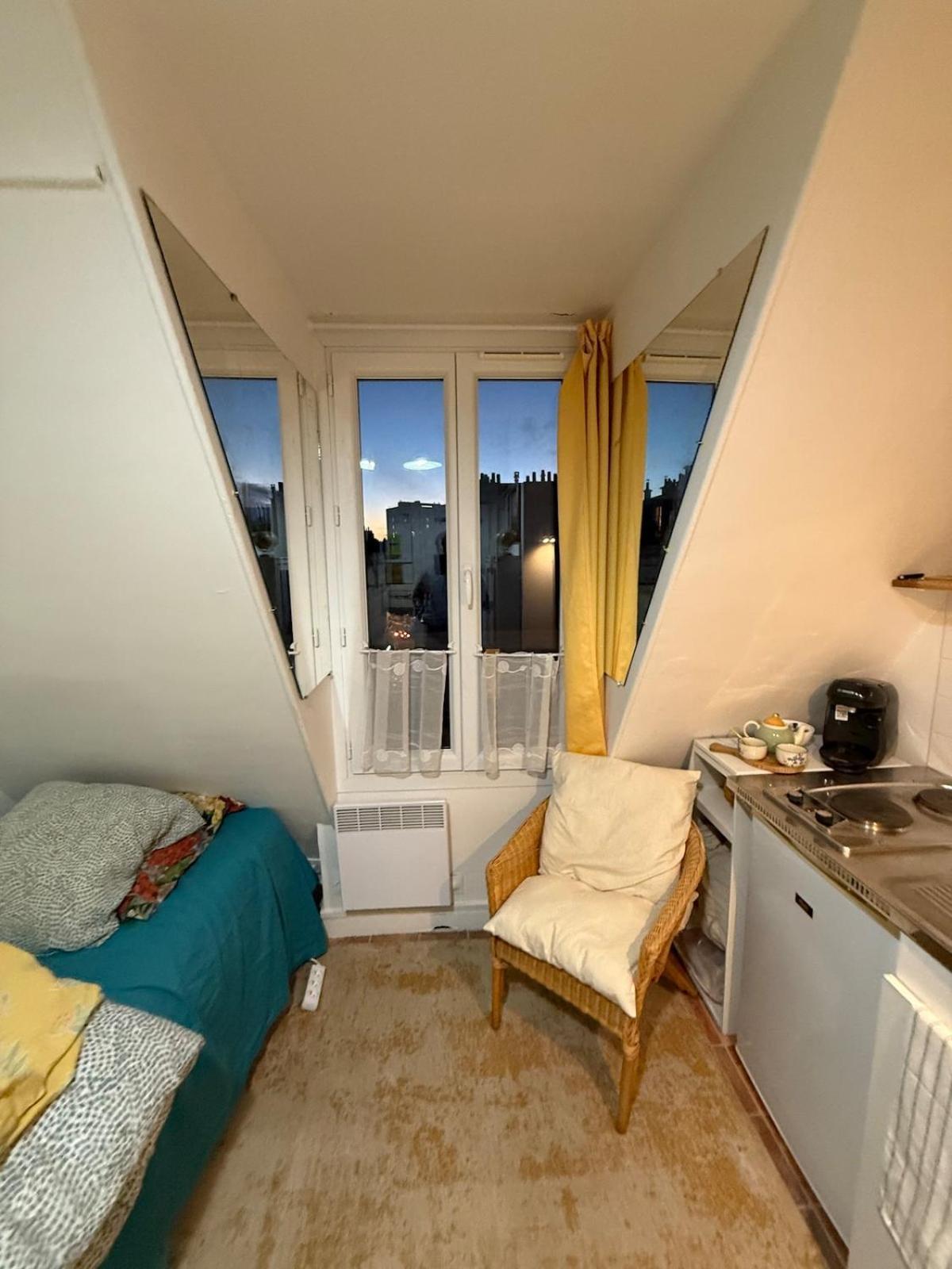 With Eiffel Tower View Apartment