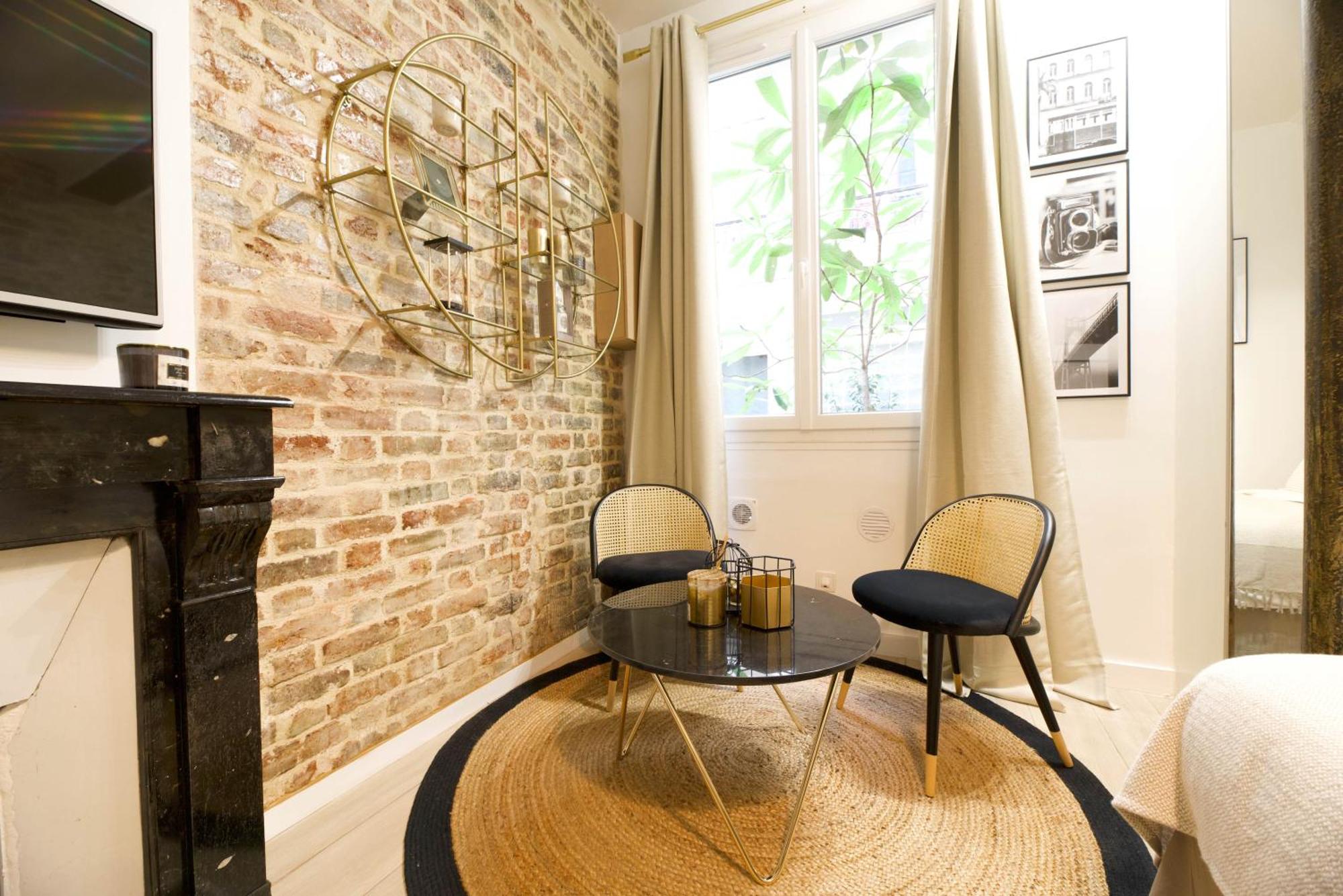 Cia - Faubourg Montmartre Paris