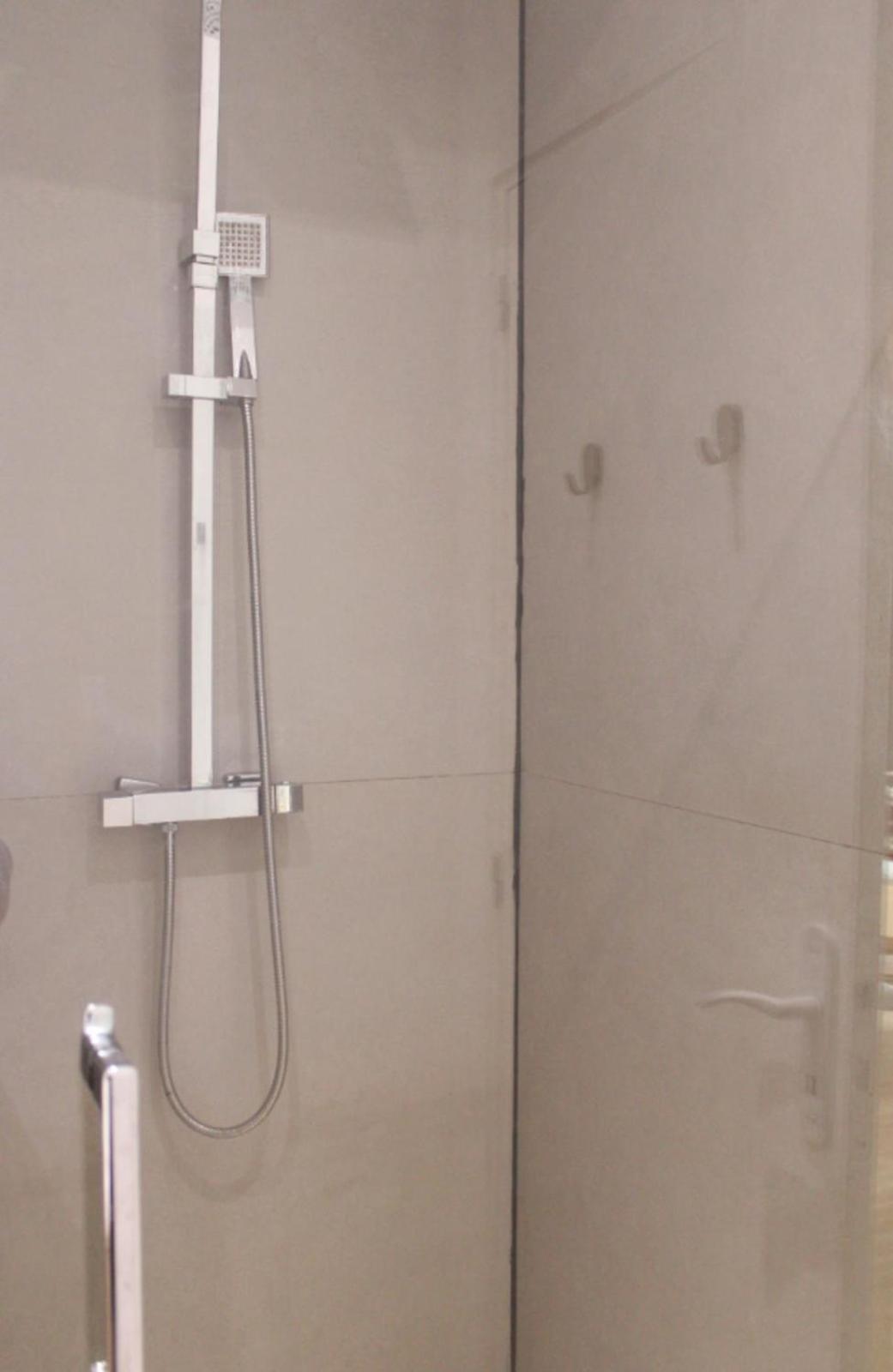 Apartment Spacious Appt Close To Place Monge *