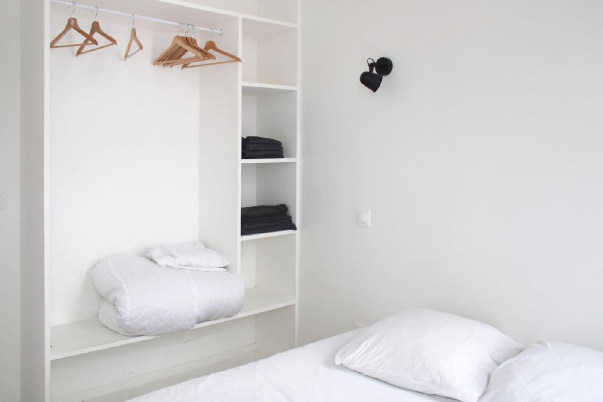 Apartment Spacious Appt Close To Place Monge *