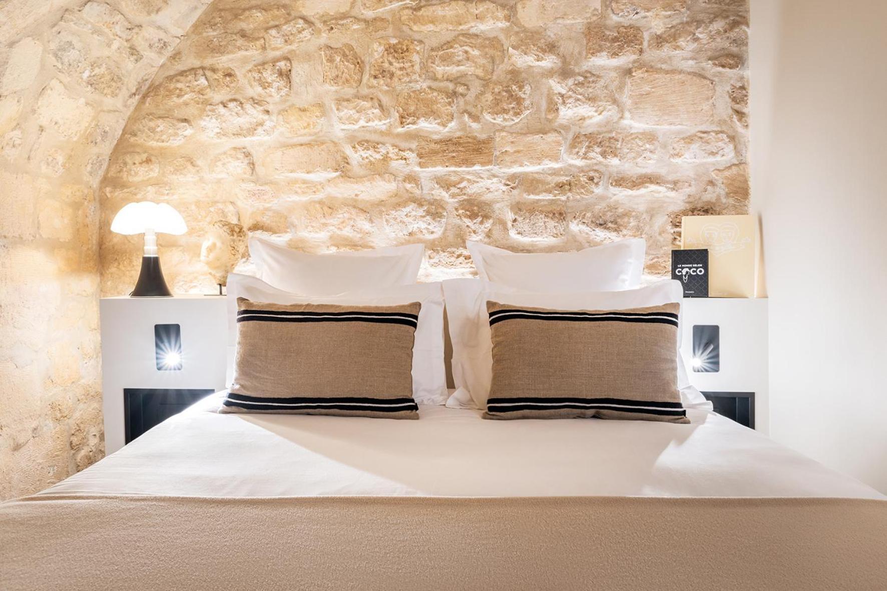 Luxury 2br In Charming Courtyard Le Marais Apartment Paris