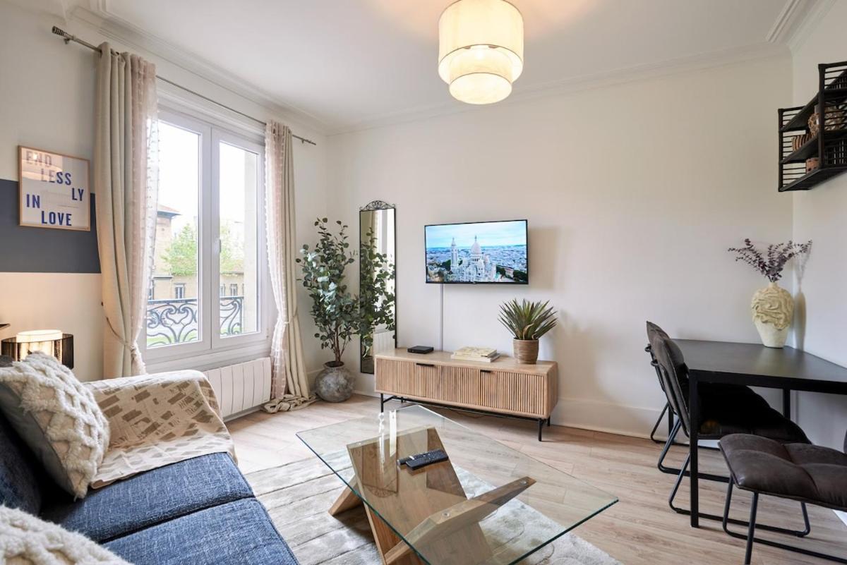 Apartment Ney - 2 Bedrooms 1 Living Paris