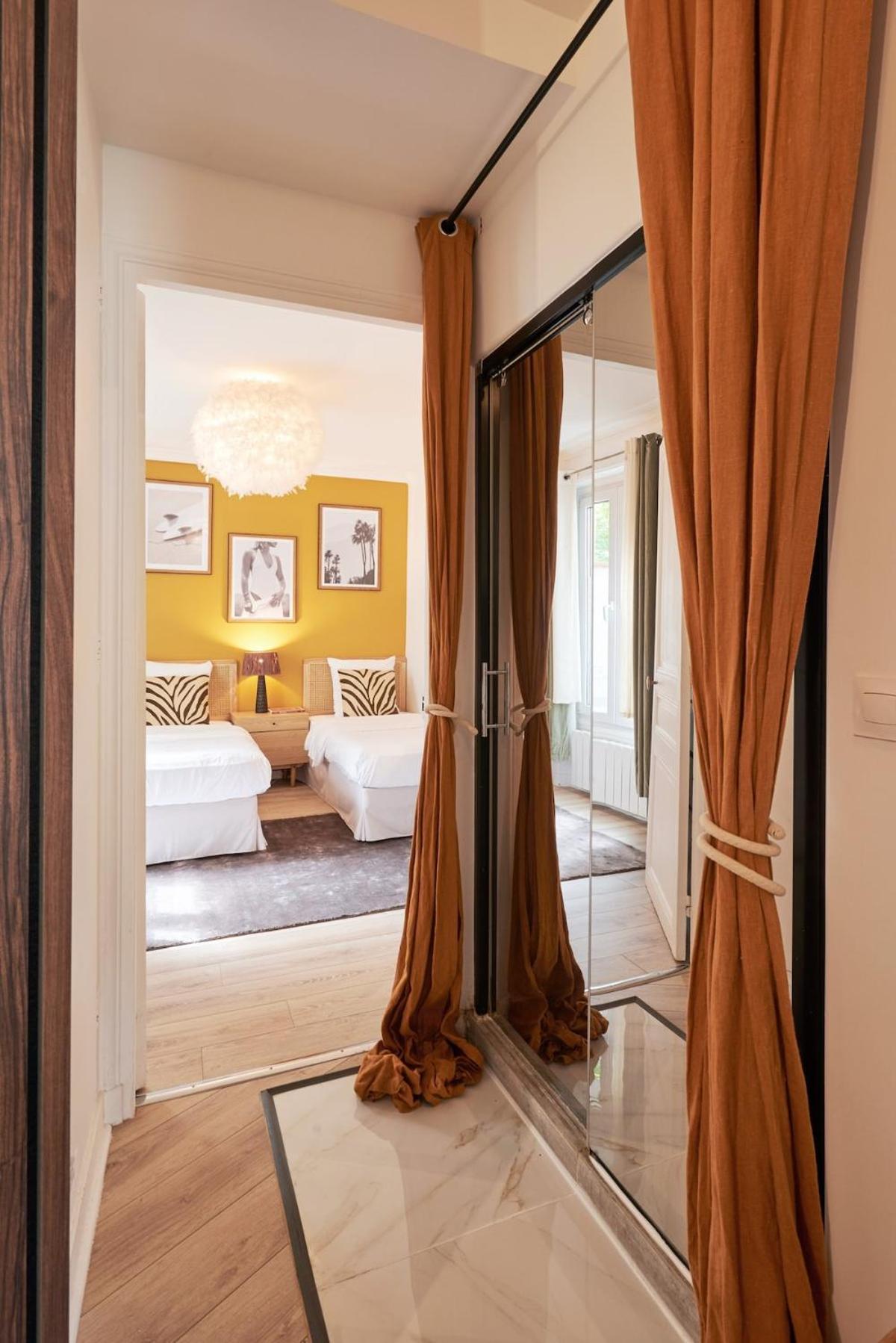 Ney - 2 Bedrooms 1 Living Apartment