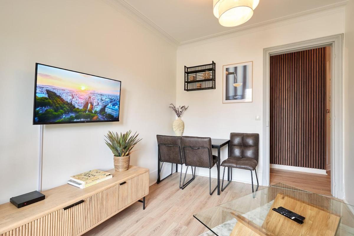 Ney - 2 Bedrooms 1 Living Apartment *