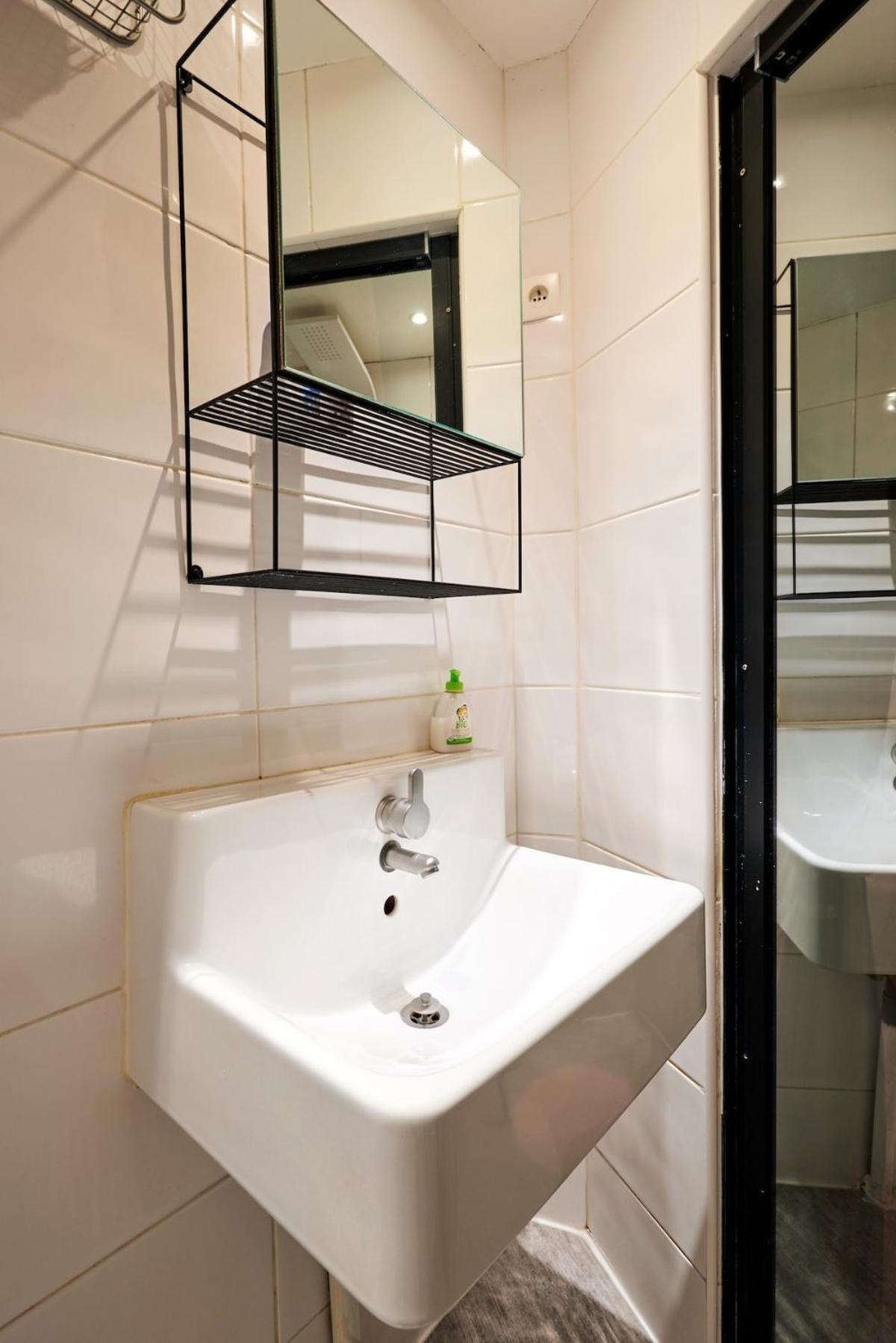 Apartment Ney - 2 Bedrooms 1 Living *
