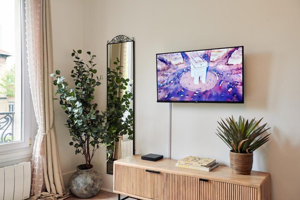 Ney - 2 Bedrooms 1 Living Paris