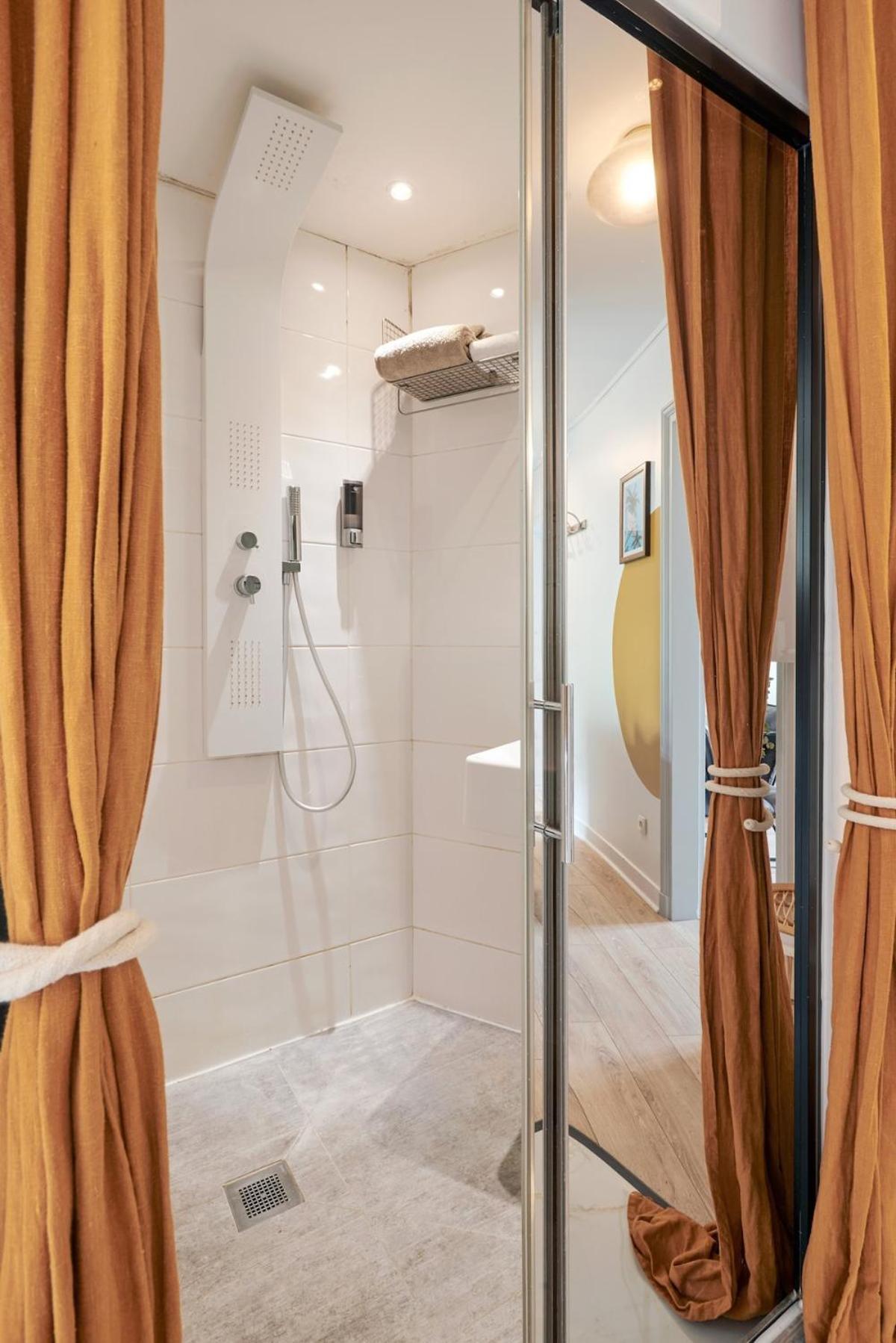 Ney - 2 Bedrooms 1 Living Paris