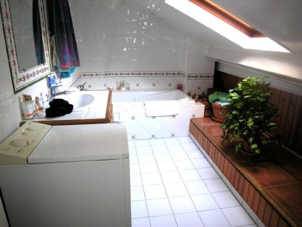 Charming 2-bedroom Duplex Bastille *