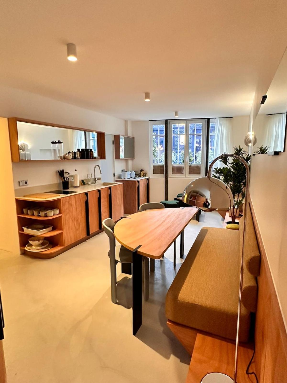 Charming 3-room In Montmartre Paris