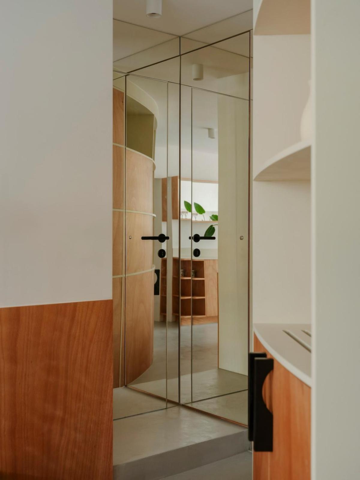Charming 3-room In Montmartre Paris