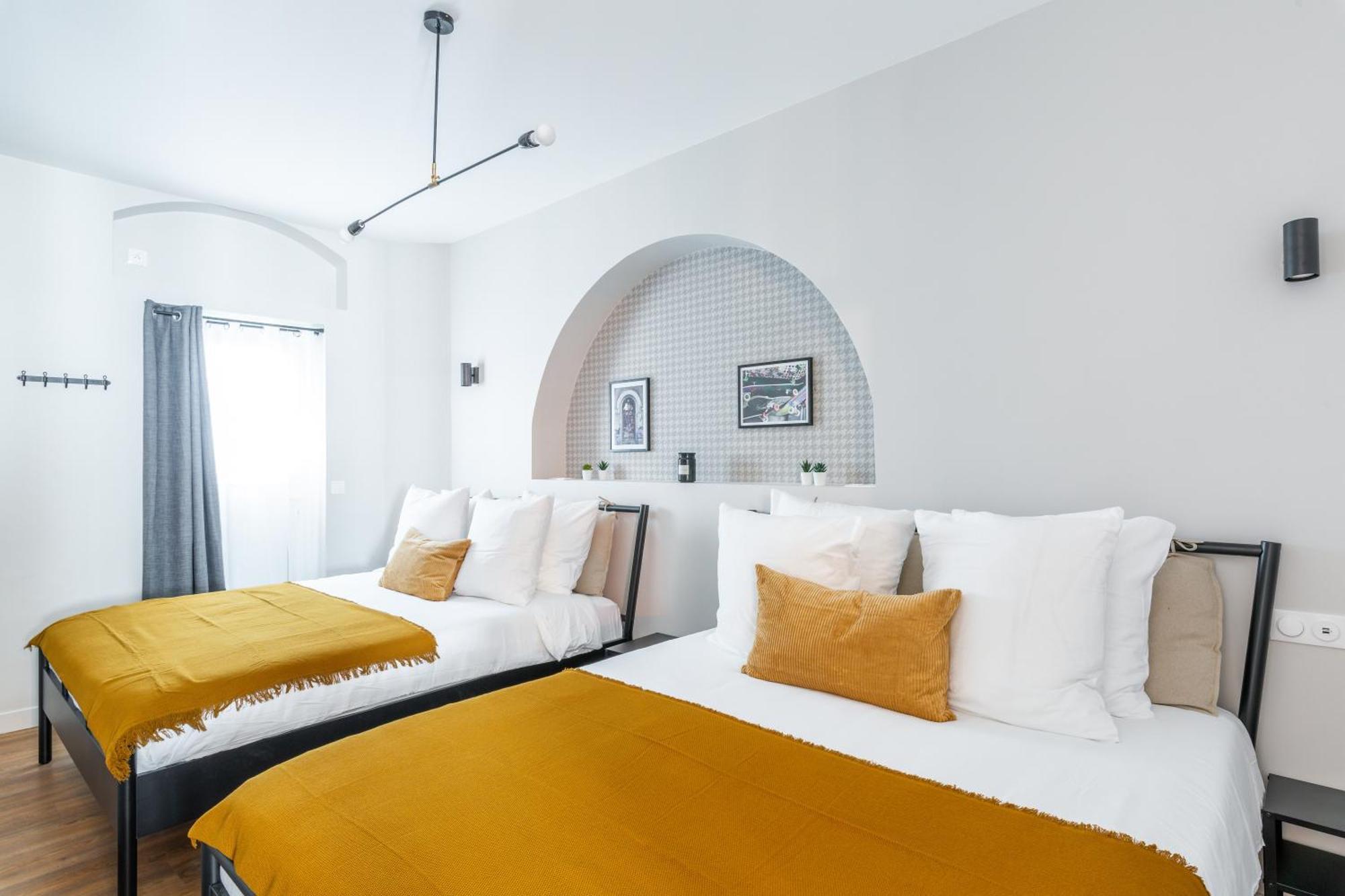 Lounge In A Cosy On Canal Saint-martin Apartment Paris