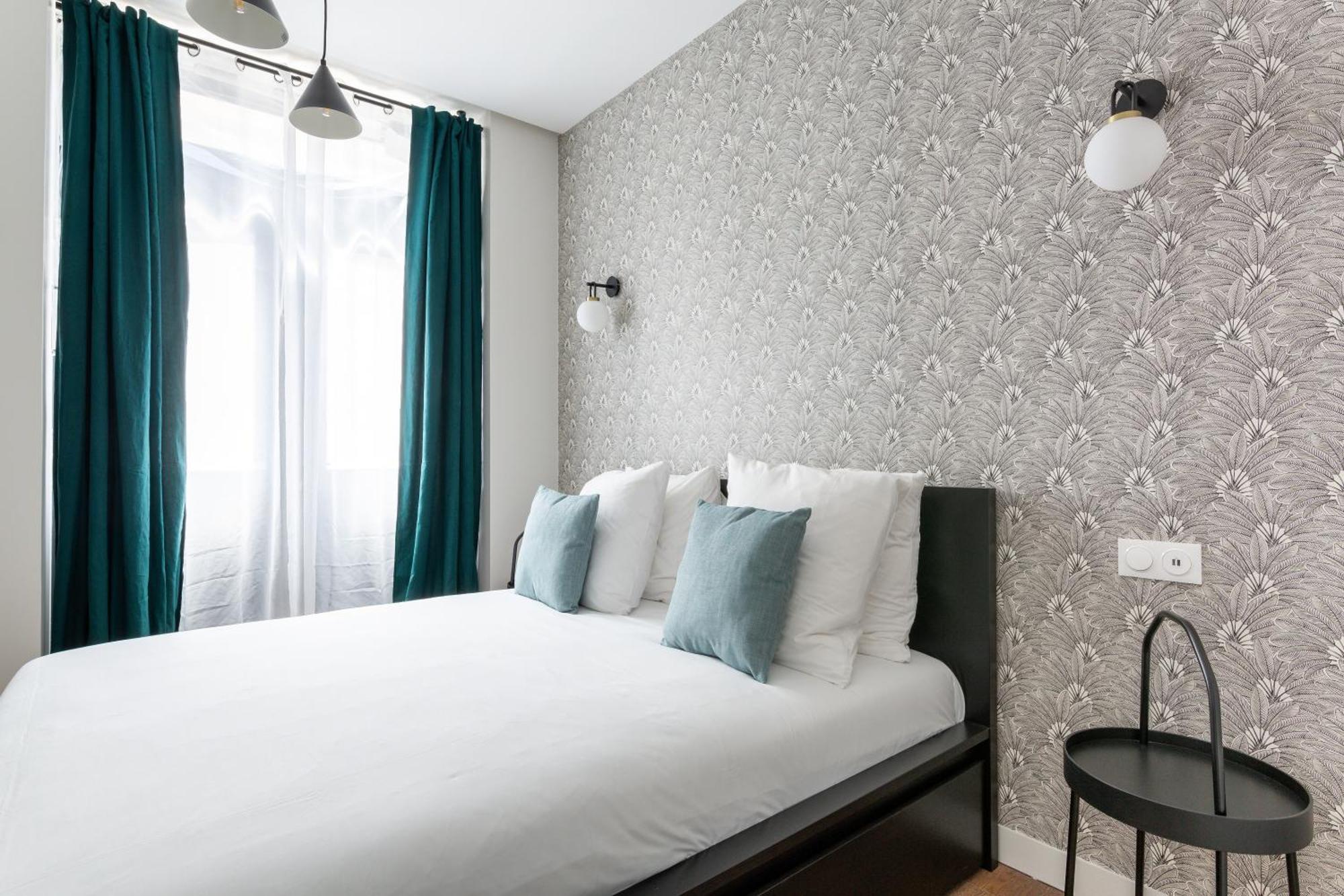 Lounge In A Cosy On Canal Saint-martin Apartment Paris