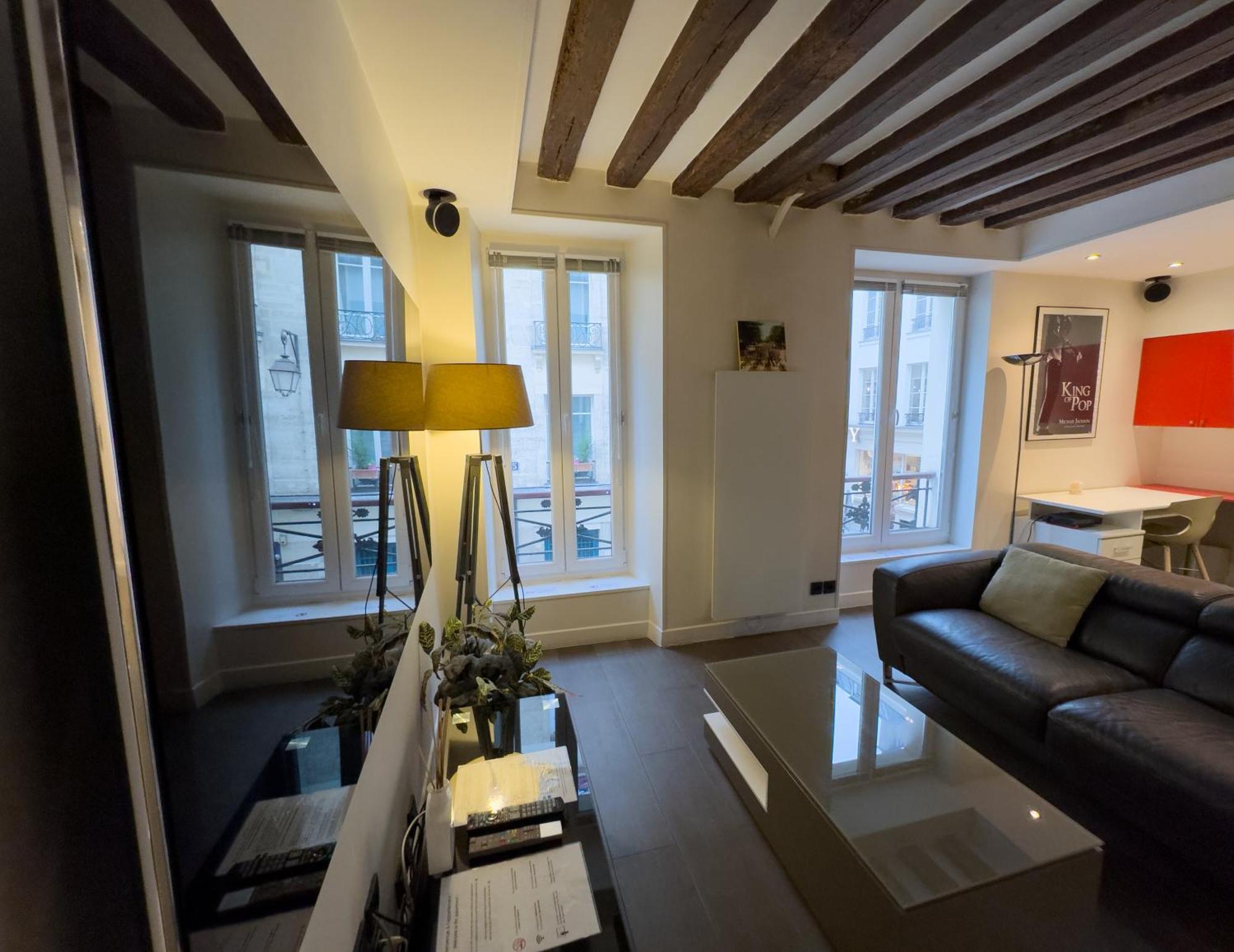 Design Au Coeur Du Marais Appartement Paris
