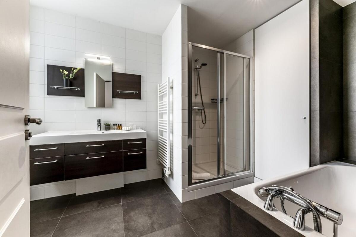 Amazing 4bedrooms Champs Elysees Apartment Paris