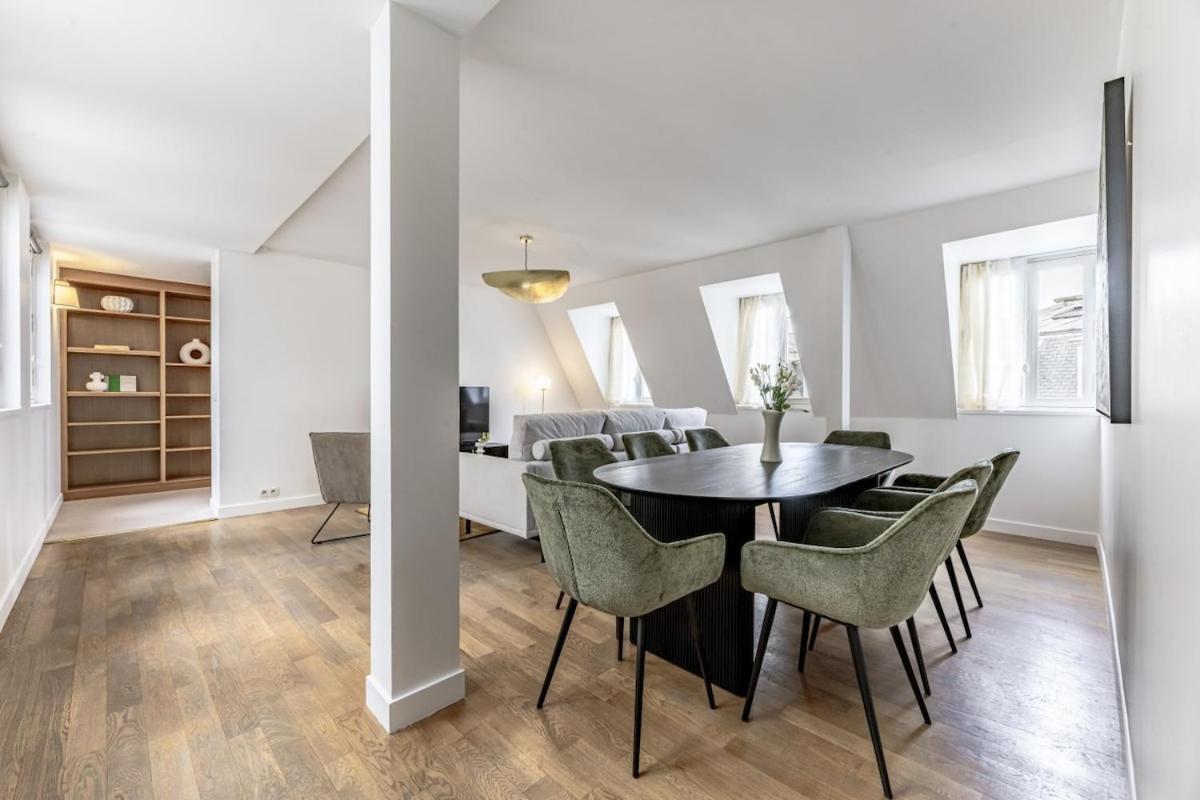 Apartment Amazing 4bedrooms Champs Elysees