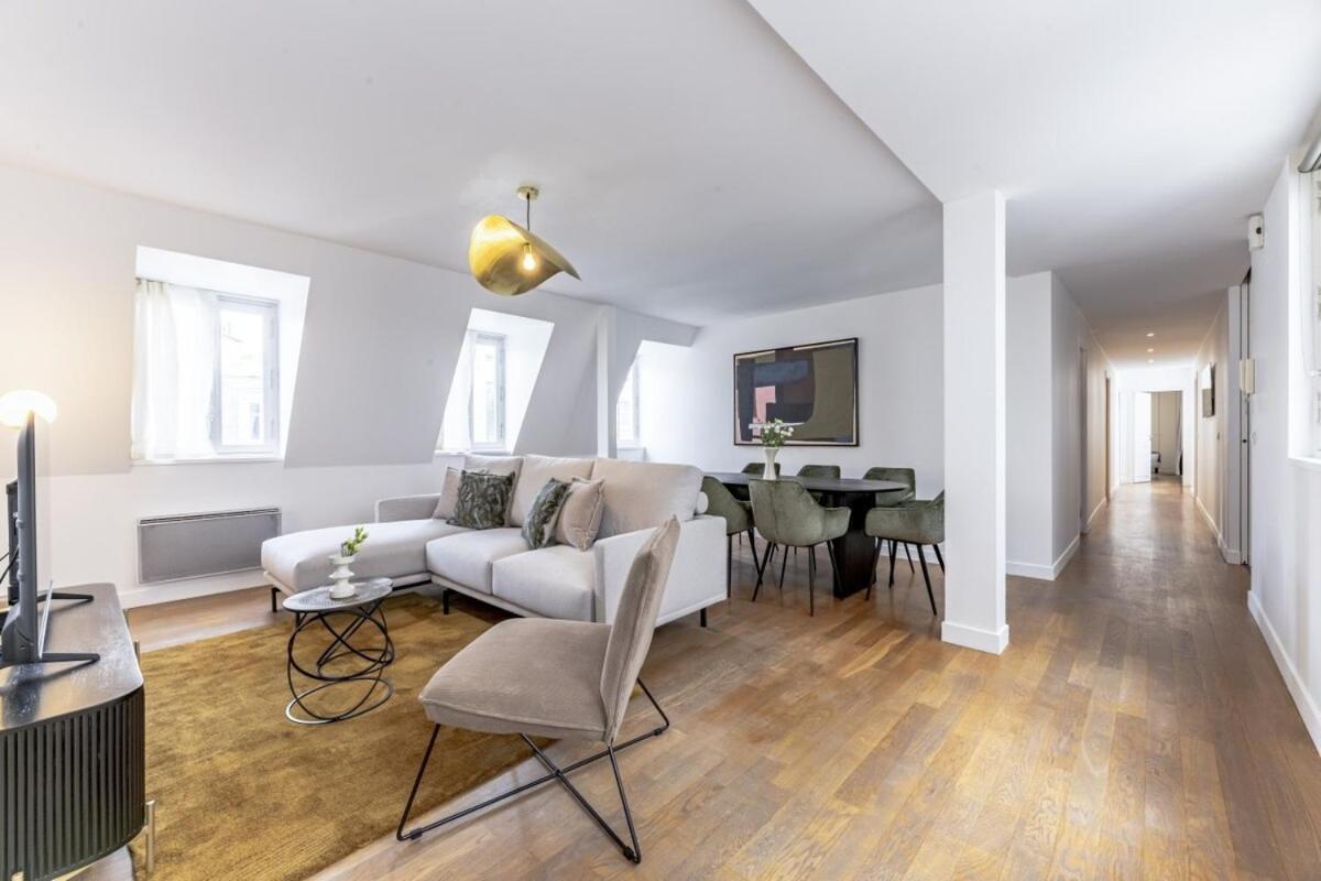 Apartment Amazing 4bedrooms Champs Elysees Paris