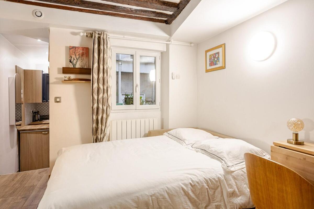 Apartment Petit Maison En Plein Coeur De 9eme