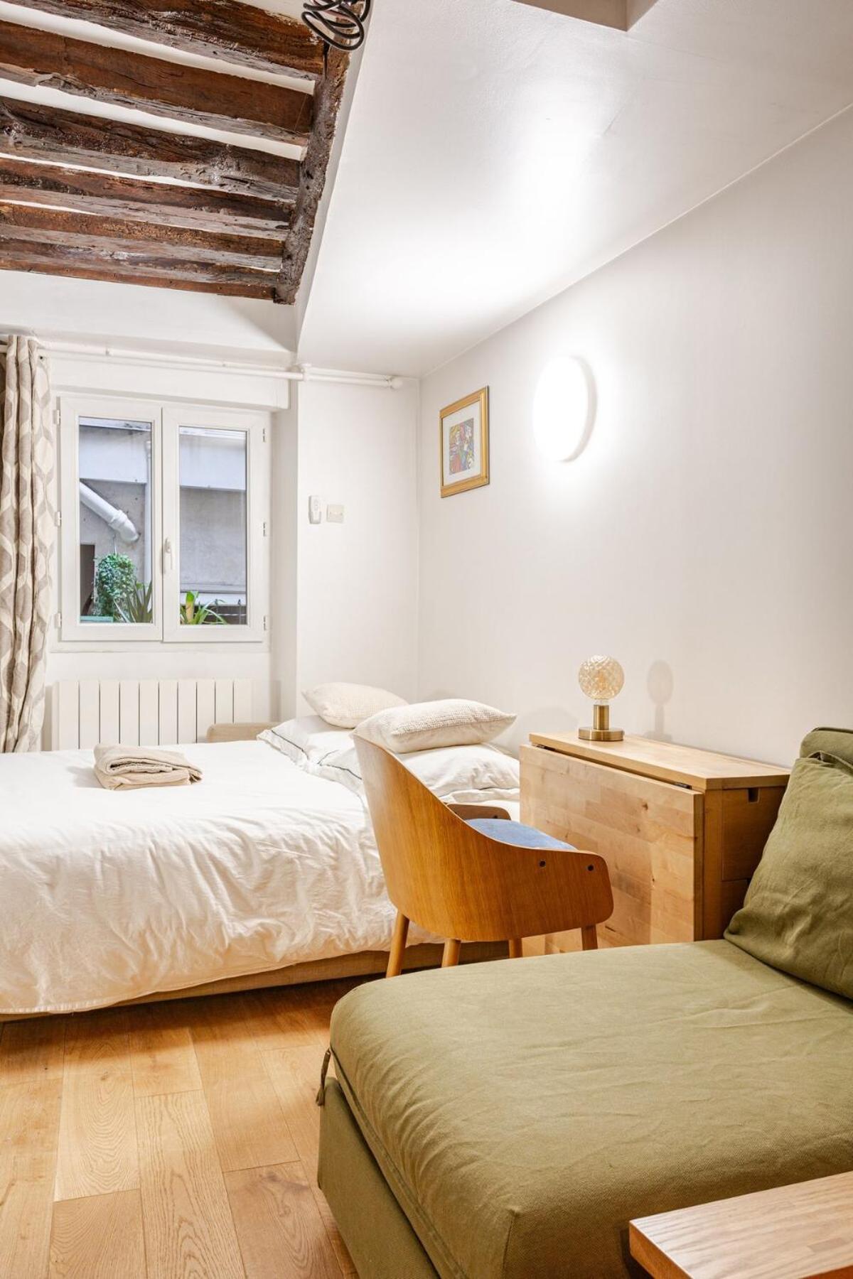 Petit Maison En Plein Coeur De 9eme Paris