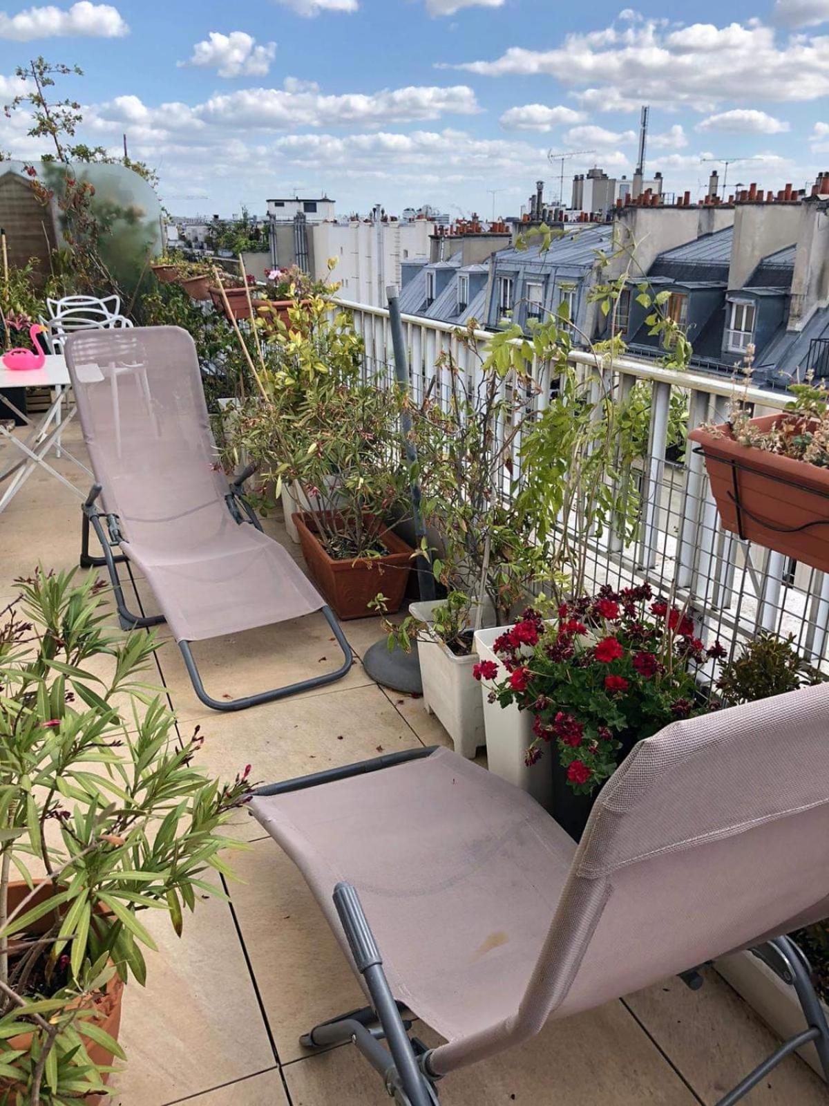 Apartment Floor & Terrace With View *