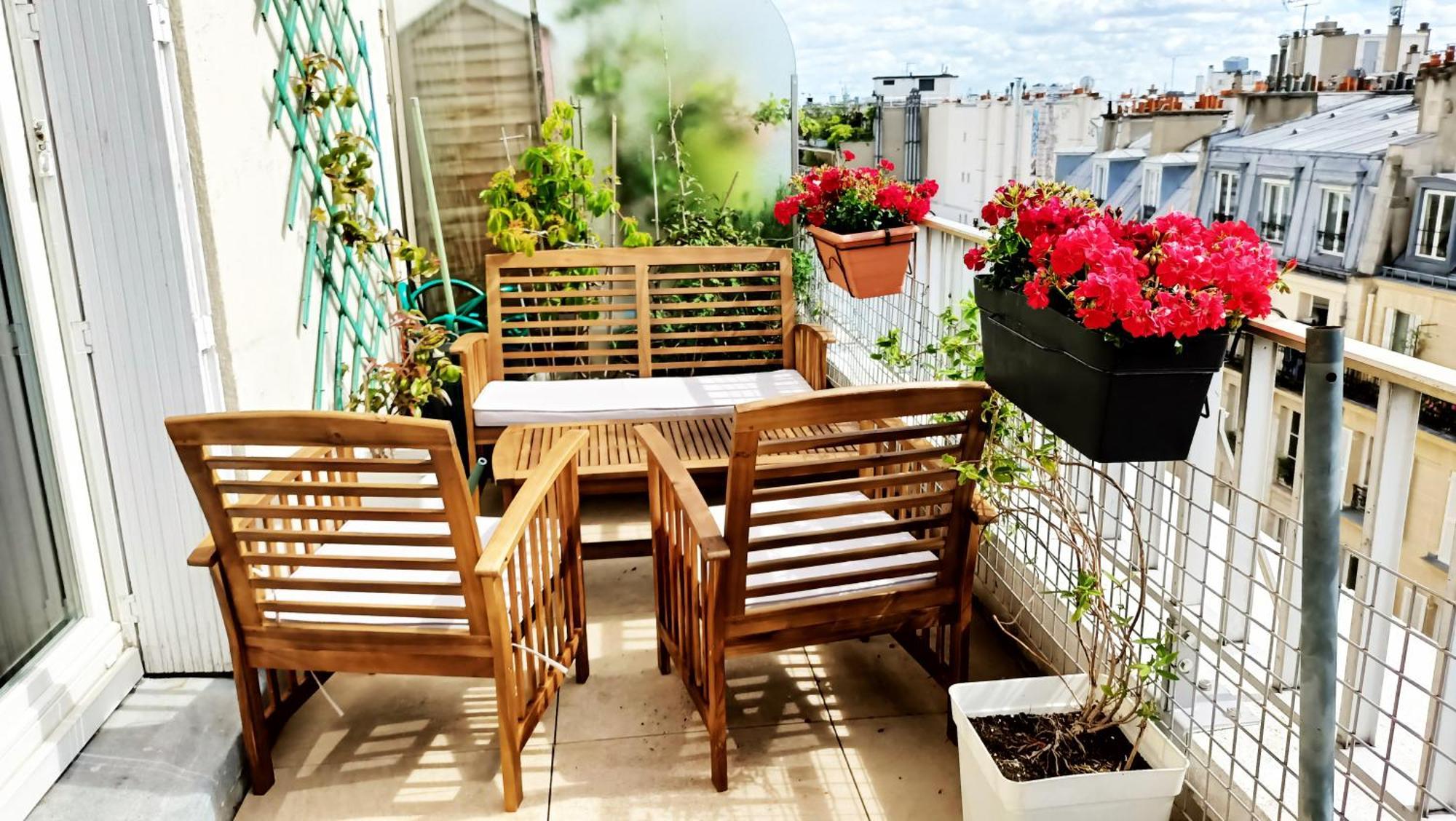 Floor & Terrace With View * Paris