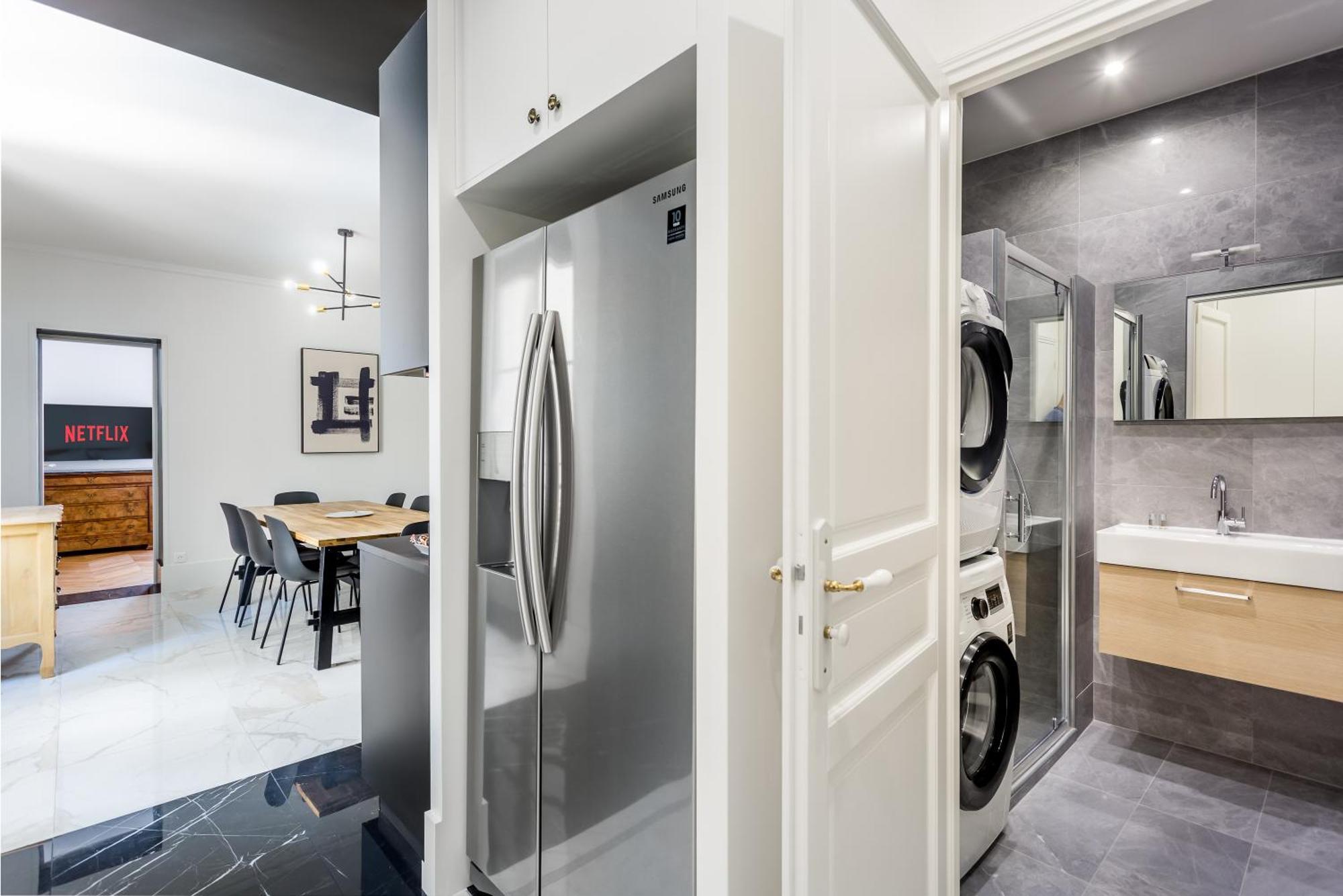 The Black Swan Apartment *